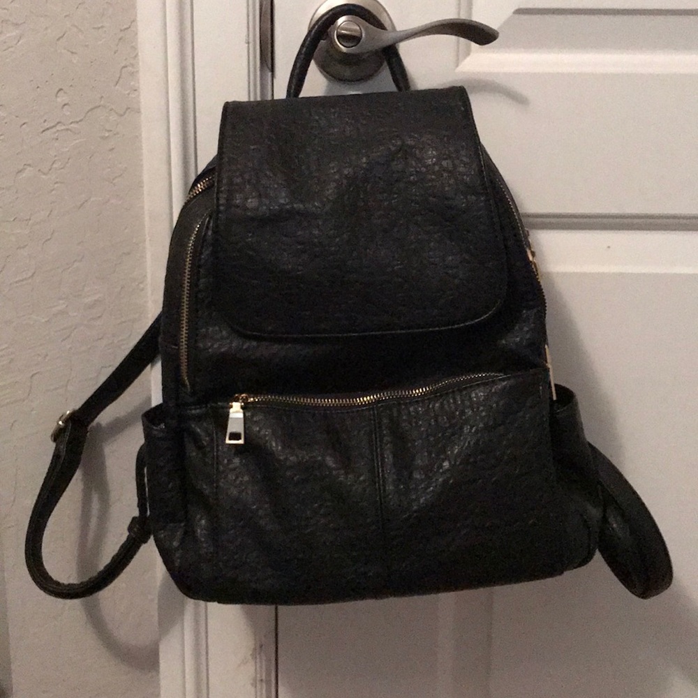 Vici black back pack